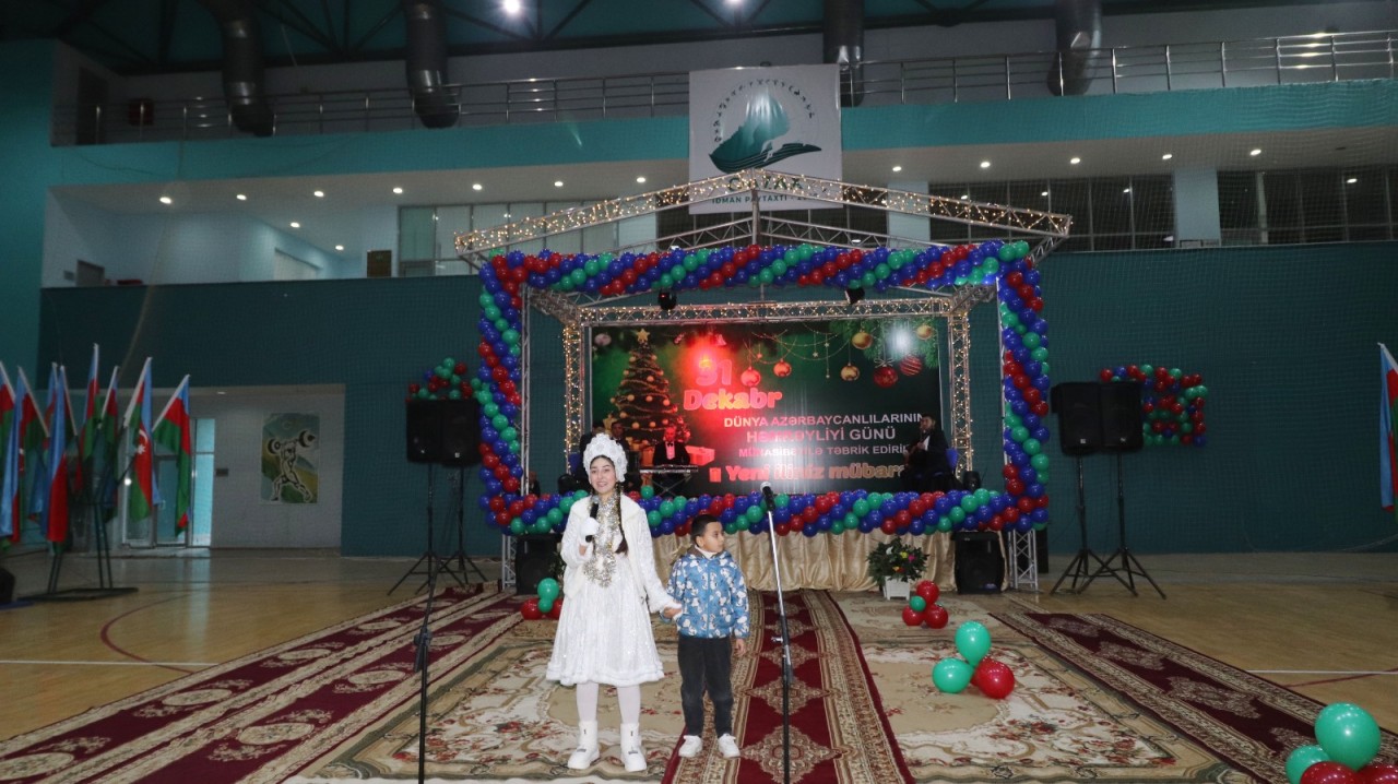 Qazaxda “Birlik və Həmrəyliklə yeni ilə doğru” adlı bayram tədbiri keçirildi - FOTOLAR